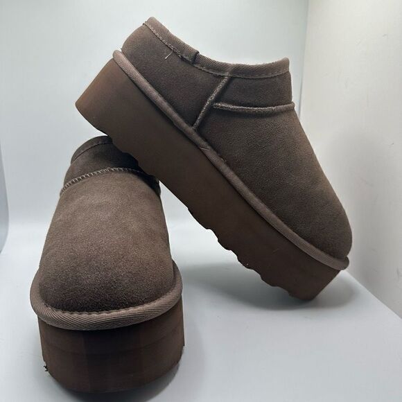 CUSHIONAIRE Women's Genuine Suede Cozy Mule Platform +Memory Foam 8.5 TAUPE - Picture 6 of 7